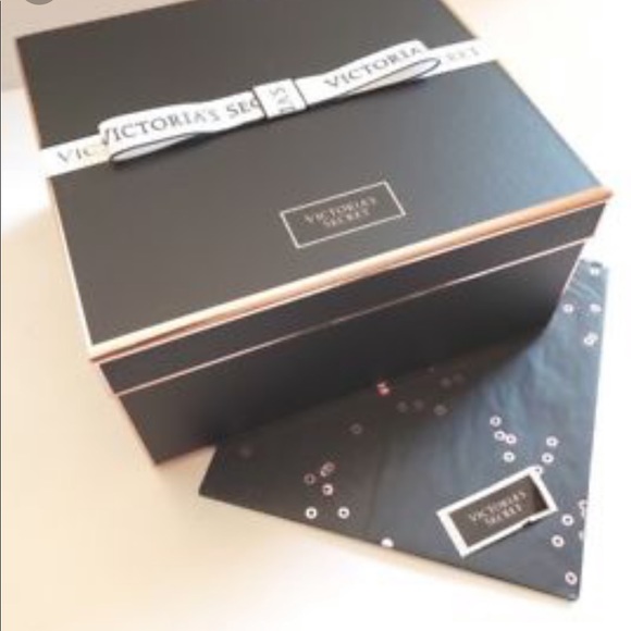 VS & PINK MYSTERY BOXES perfect gift! - Picture 4 of 4